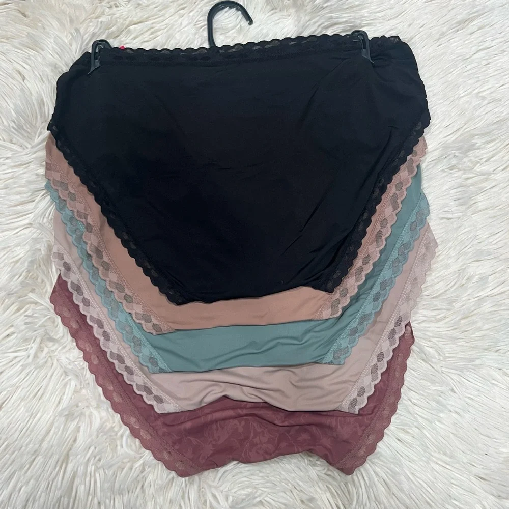 Vince Camuto 5 pack of women‎ briefs size S